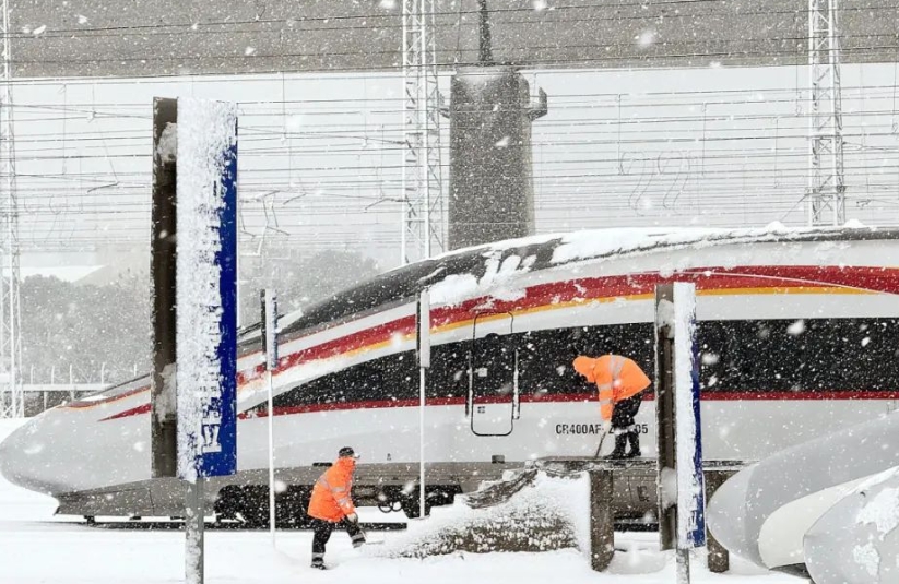 �Ϸ���ѩ���F·���TѸ�ّ�����