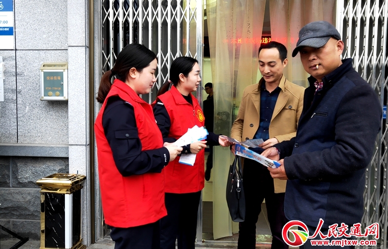 ���½���ֱ��һ���(du��)־Ը�����T�а�ȫů���������M(f��i)�^��