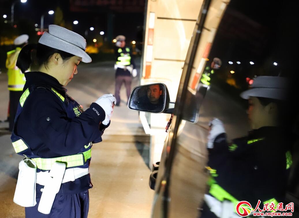 �F�ݵ�կ������ͨ�`�� �S��(w��n)��ͨ����