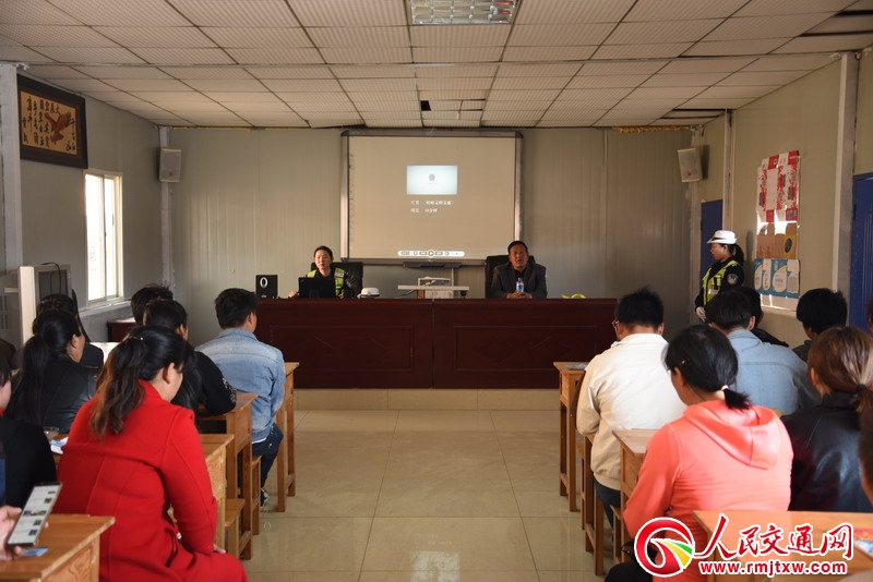 ��������մ�潻���M���_չ������ͨ�M(j��n)�{�����傀һ�������������