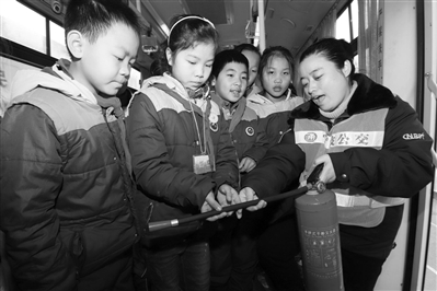 ��ͨ��ȫ���� ���͡������ӵ܌WУ