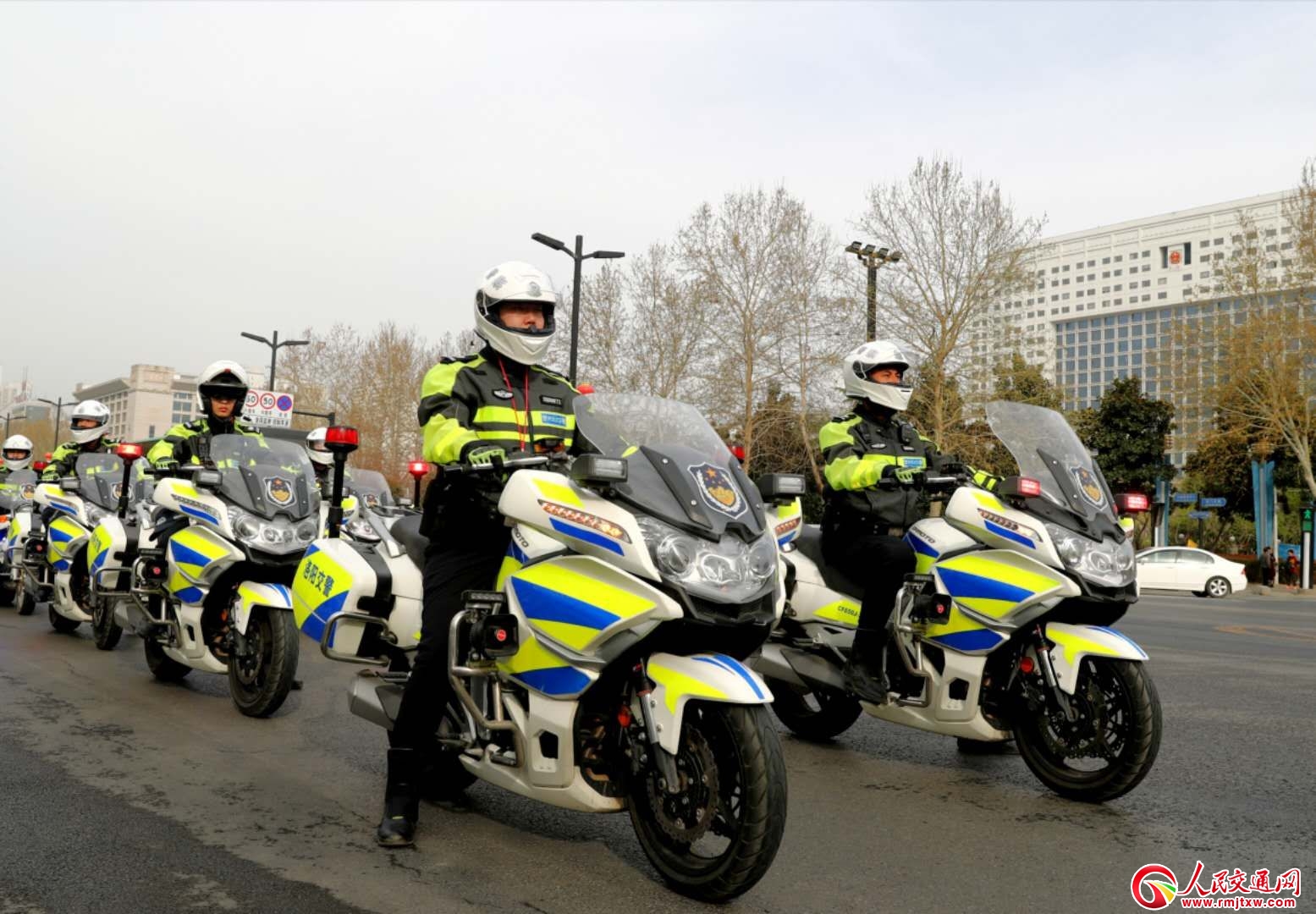 ������ꖽ����F�T��� Ӣ���Sˬ��ƽ��