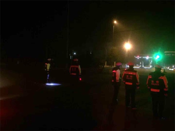 �ӱ���ꀽ������𶬼����ν�ͨ����߳�