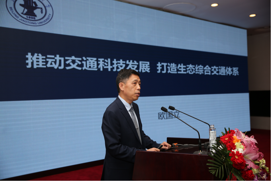 ������ͨ��W���ڡ���ʿ�������W�������׌��Ї���ͨ�Ƽ��l(f��)չ�����ּ���v