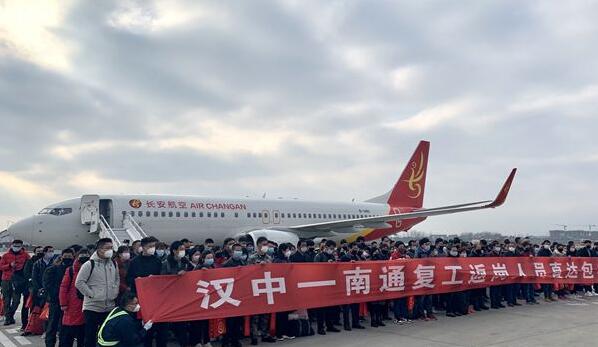 ������(f��)�a(ch��n)��(f��)�� �L���������\��180������I(y��)�T������