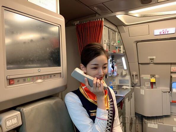 ���ֺ��������������ߡ����펽��(zh��n)���ߡ� ���`���A