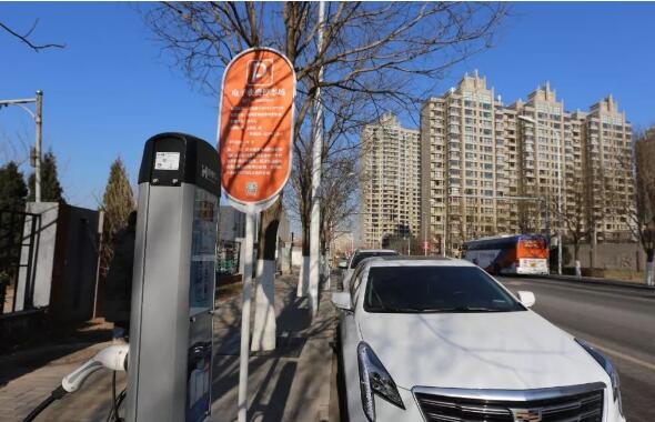 �t(y��)Ժ���W(xu��)У���̈������ͣ܇λ�������м������_������Ҋ