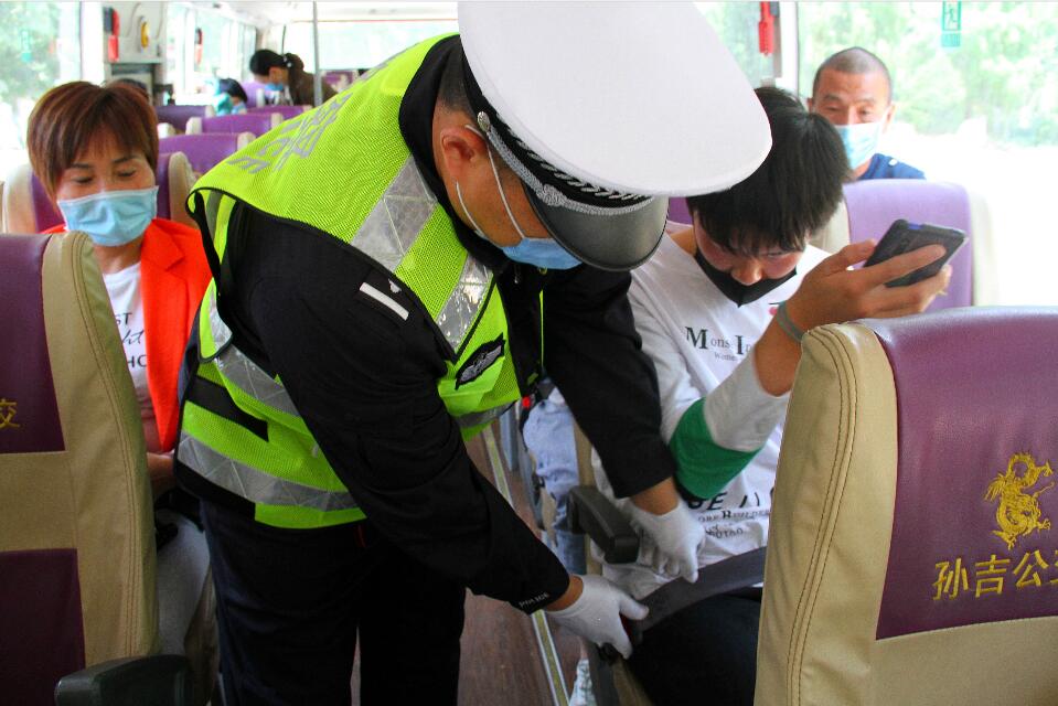 ����ͨ�۽�ɽ���R⢽�������Ⱥ������ƽ�����С����{�o(h��)����