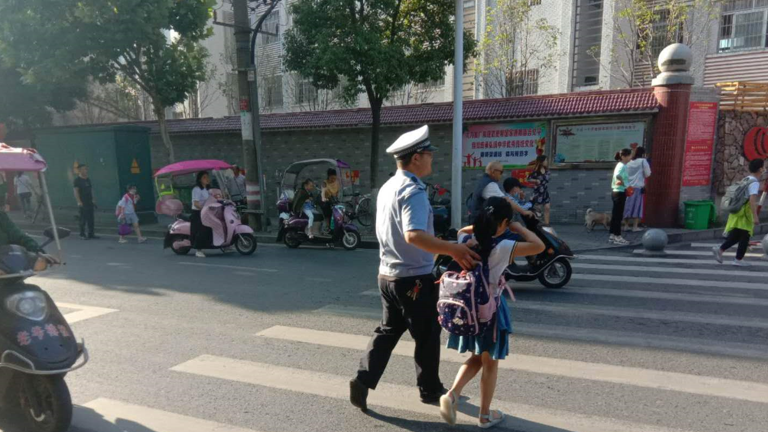 ���ϰ��l(xi��ng): ��(chu��ng)��˼· ���У܇��ȫ���o���M��ȭ ��