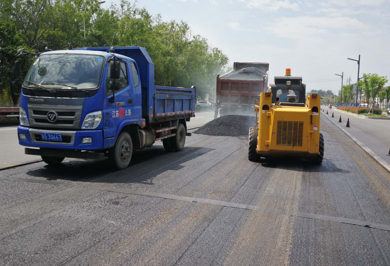 ����ͨ|���K�������޹�·ӭ�������ķN��æ