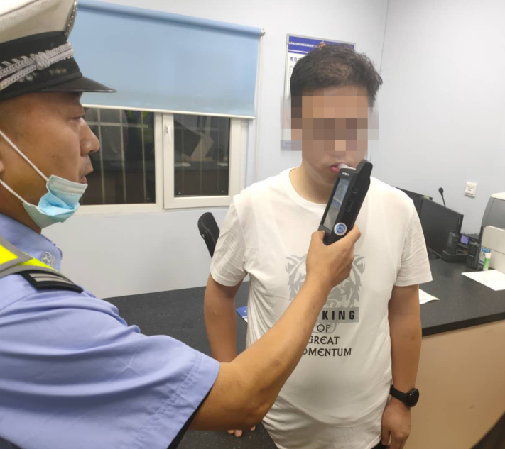 �����^(gu��)��Ů�����{��С�����ڽ�����Ƥ���¡�͵���Q����