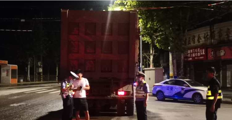 �����Sʯ��Ѳ������ɽ���ͻ���_չҹ���؛܇��������Є�