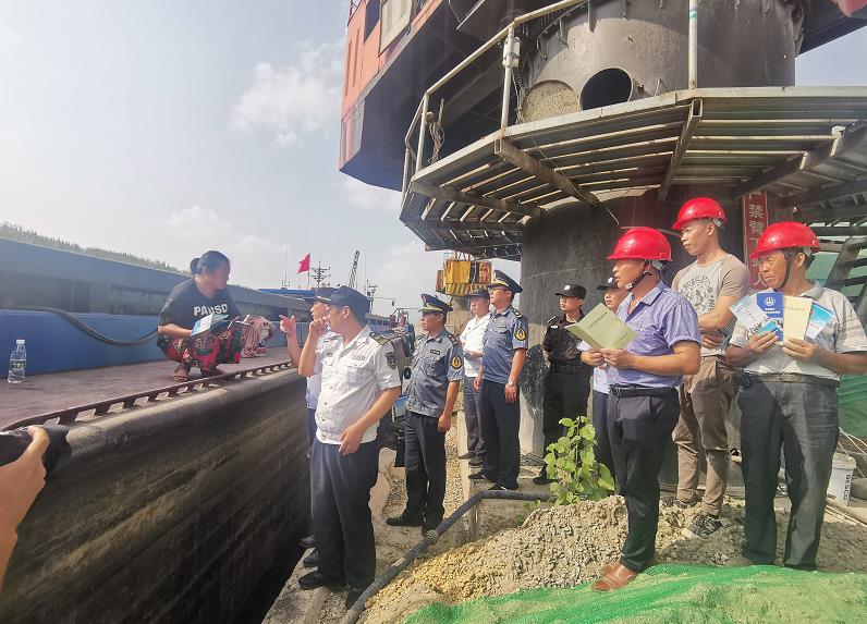 ����(y��ng)��ˮ�O(ji��n)�܆�λ�����ɱ�һ��(qi��ng)����һ��ƽƽ�����^�p��(ji��)