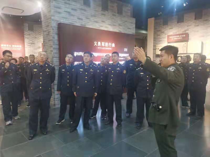 �����мtɫ����������������ҡ�