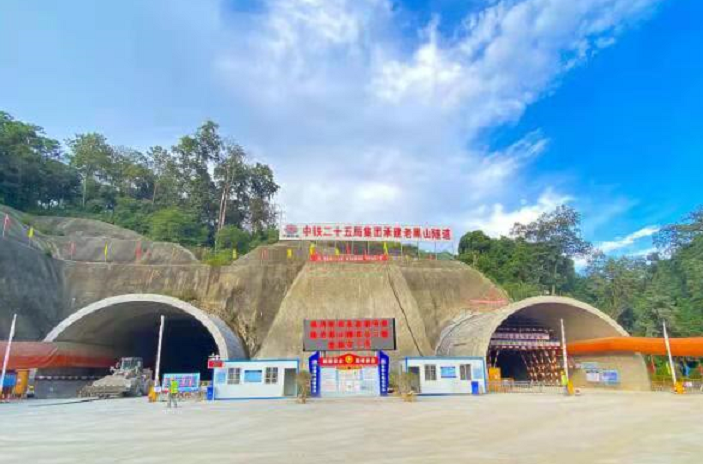 ������ٹ�·�Ϻ�ɽ�������M(j��n)�^(gu��)��