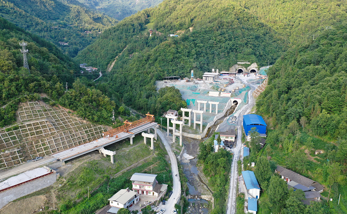 ����Ͷ�Y��˾�Vƽ����(bi��o)ʯ���������ӿ����M(j��n)