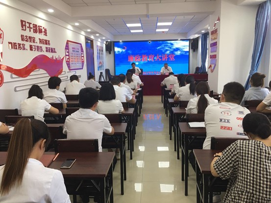 ����·�򼯈F(tu��n)���r����˾�_չ�����h�n���n